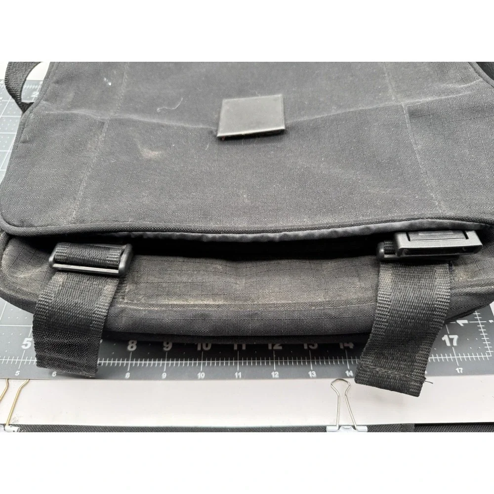 Leed's‎ Black Messenger Bag Satchel Laptop Computer 8500-11
